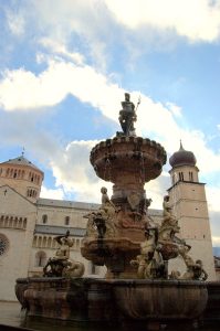 Trient Kathedrale San Vigilio und Neptunbrunnen