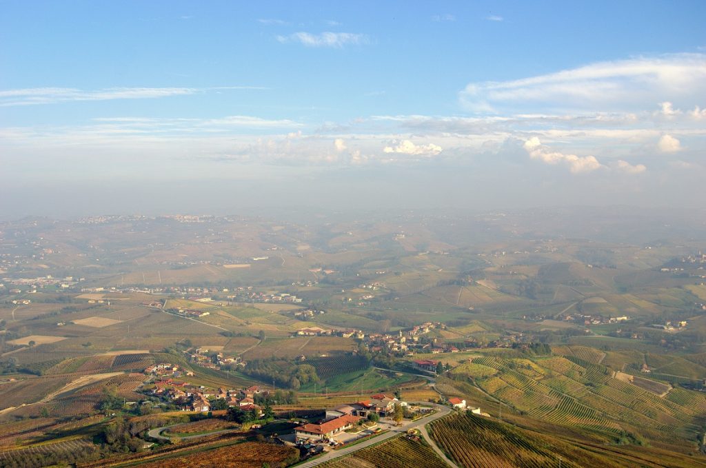 Blick auf die Langhe von La Morra