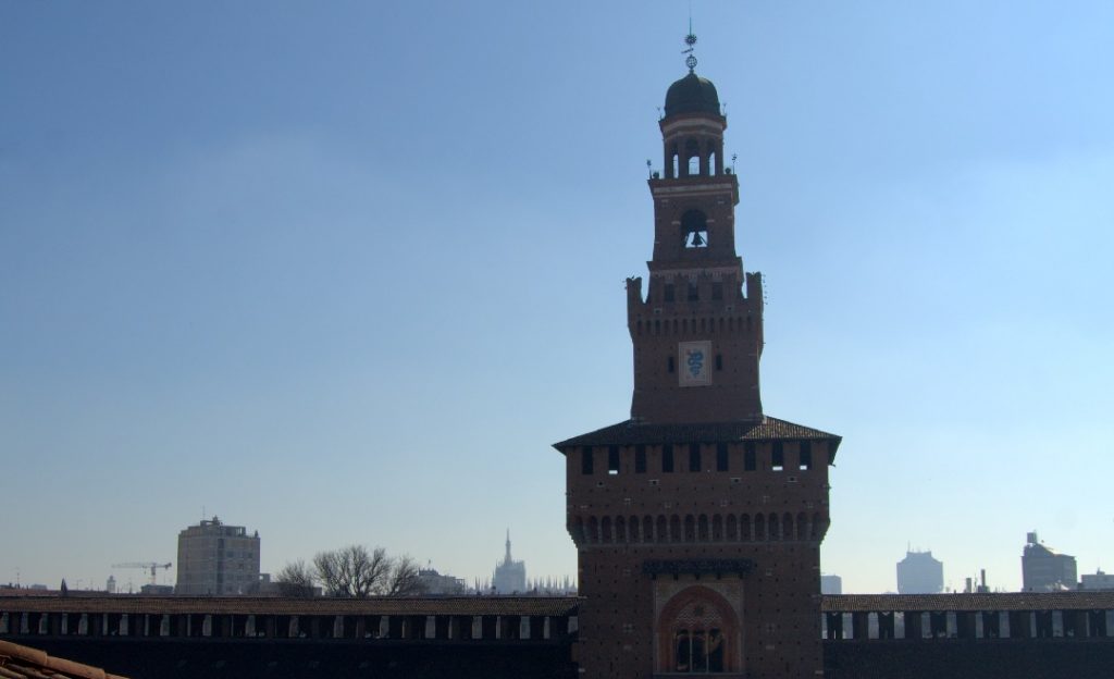 Castello Sforzesco mit Dom im Hintergrund 2